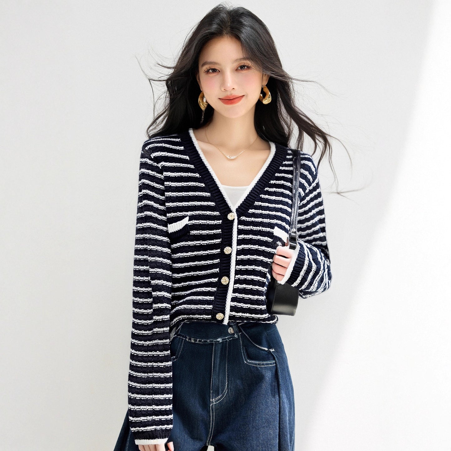 Style Minimalist Design Knit Top for Women, Stripe Cardigan, Charming V-Neck Sweater Jacket